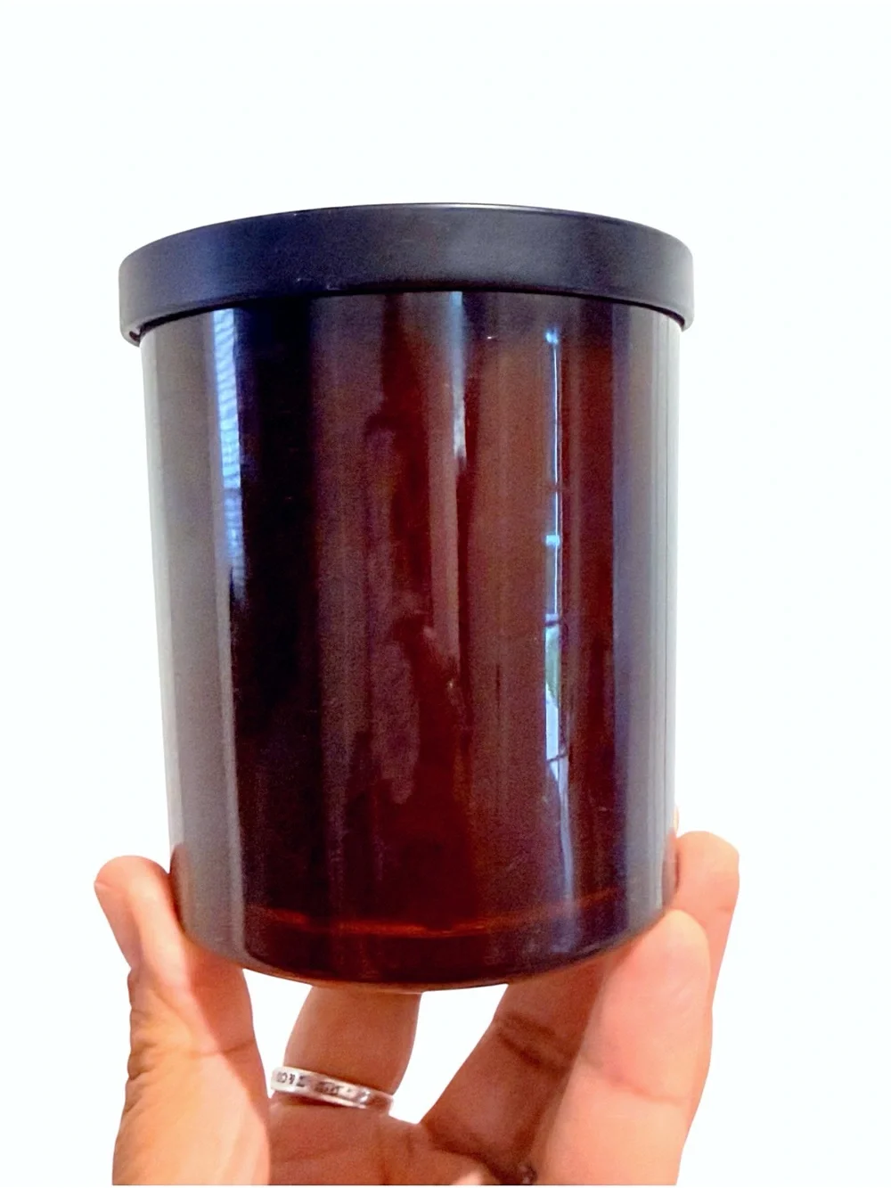 Leoben Company Amber & Saffron Luxury Scented Candle - Brown